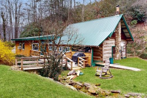 Sylva House | 1 Bed 1 Bath Vacation home in Sylva