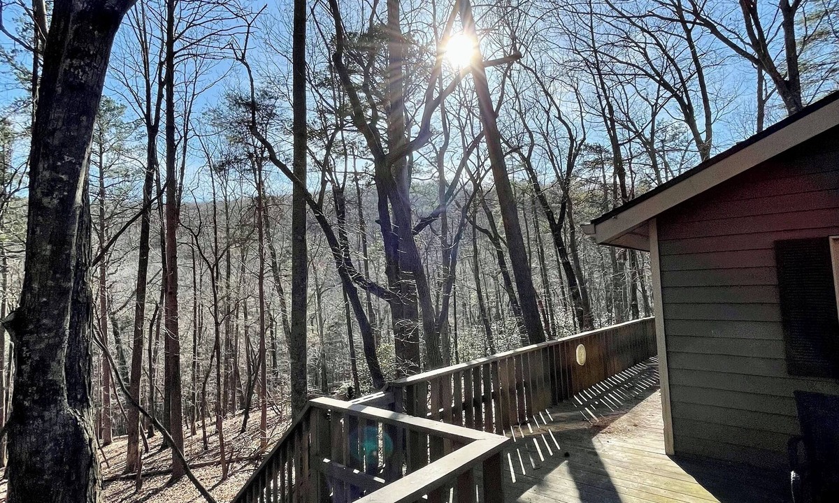 Jasper Cottage | 1 Bedroom Gingerbread Guesthouse in Mountain Resort