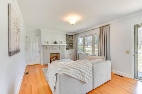 Hartwell House | 1 Mi to Dwtn Shops & Dining: Spacious Family Home