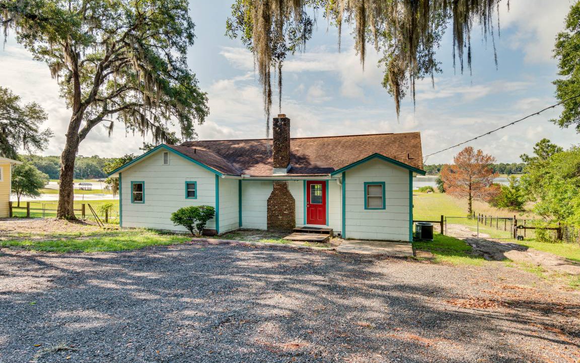 Keystone Heights Cottage | 104 m² Cabin ∙ 3 bedrooms ∙ 6 guests