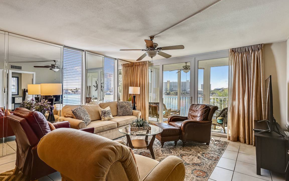 Holiday Isle Condo | 109 m² Condo ∙ 2 bedrooms ∙ 6 guests