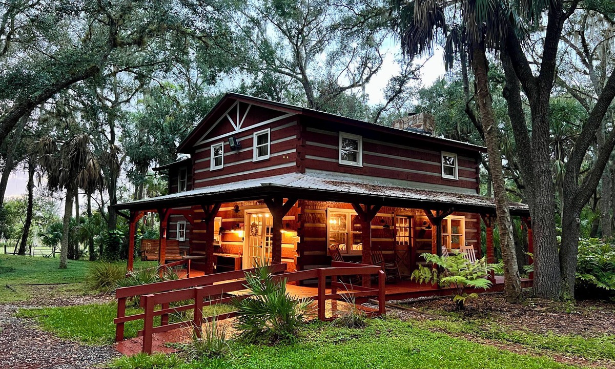 Sebring Cabin | 11 Mi to Sebring Raceway! Family Haven w/Fun Barn