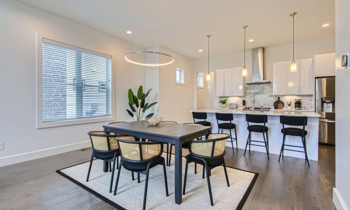 Hurwood Heights House | 11- Modern Retreat - The Music City Collection