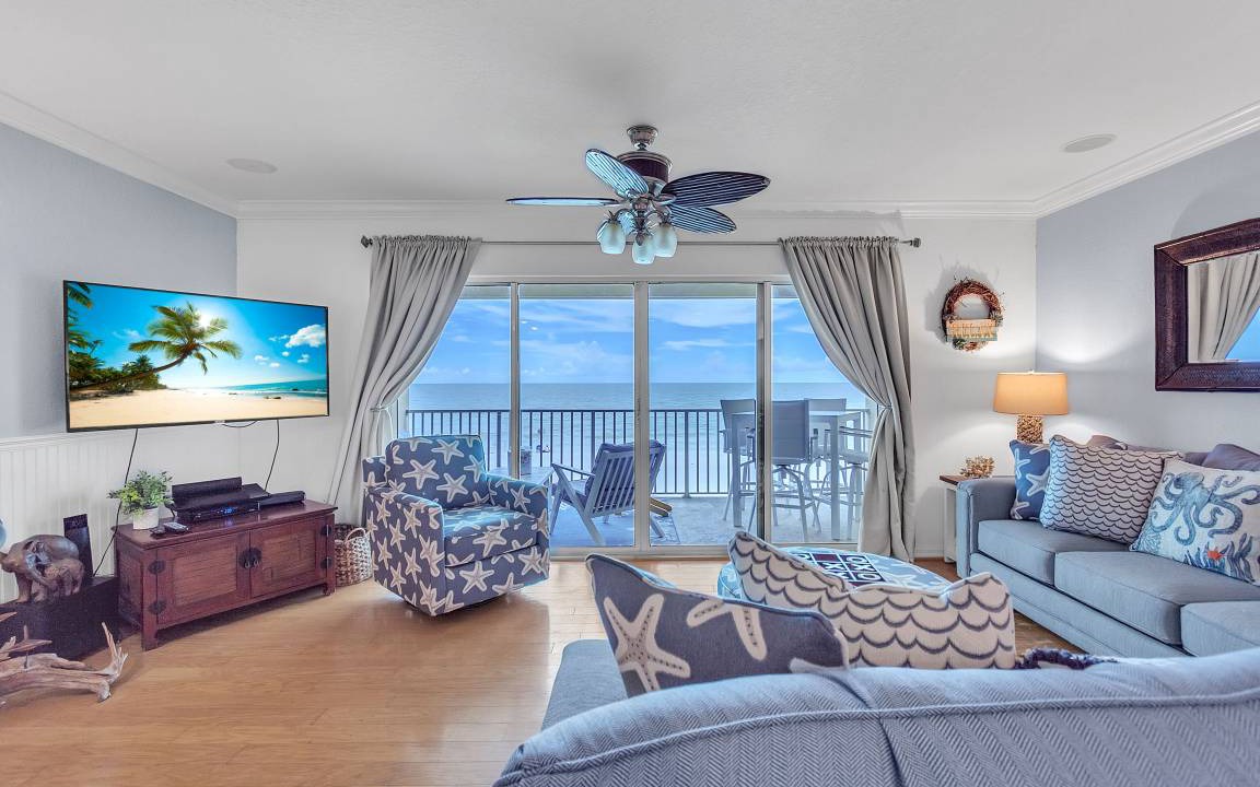 Independence Square Condo | 119 m² Condo ∙ 2 bedrooms ∙ 8 guests