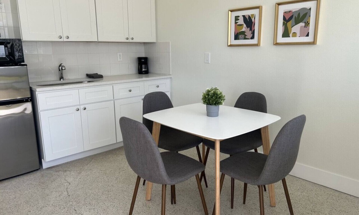 Bay Esplanade Apartment | 12 · Bay Apartment 12