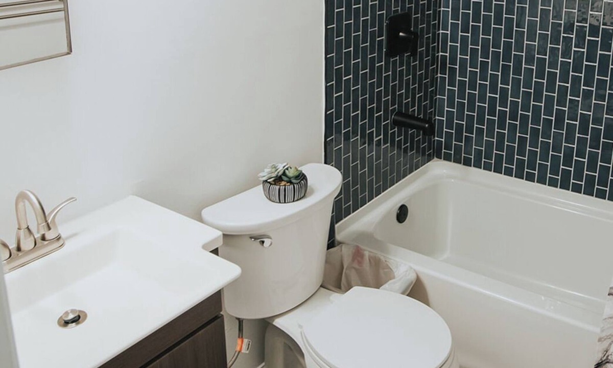 Downtown House | 12 Min Walk to Downtown, Peaceful Cozy Home