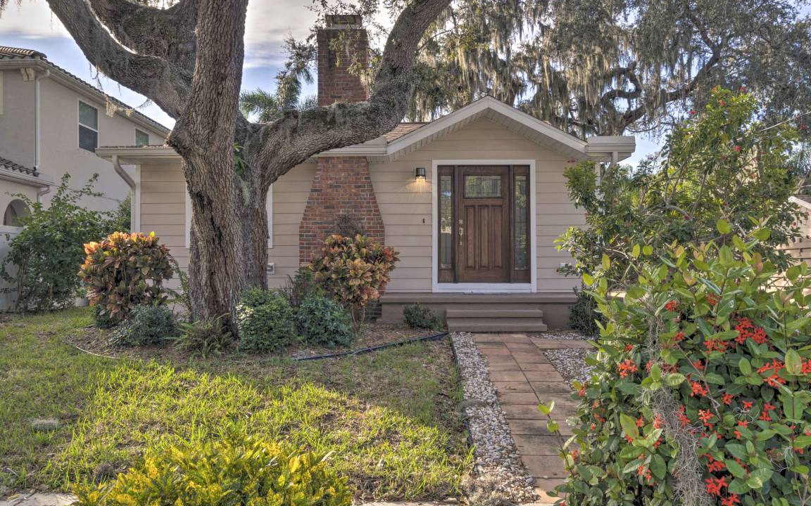 South Sarasota Cottage | 120 m² Cabin ∙ 2 bedrooms ∙ 5 guests