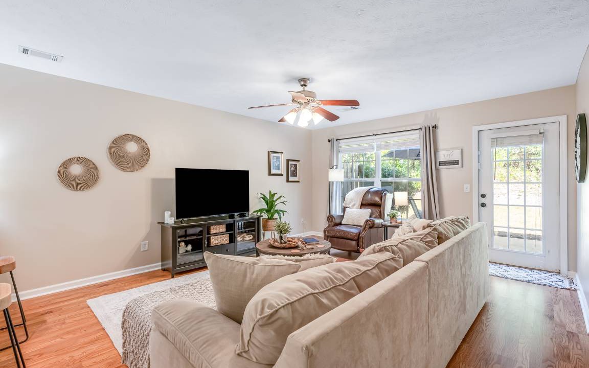 Auburn House | 122 m² House ∙ 2 bedrooms ∙ 6 guests