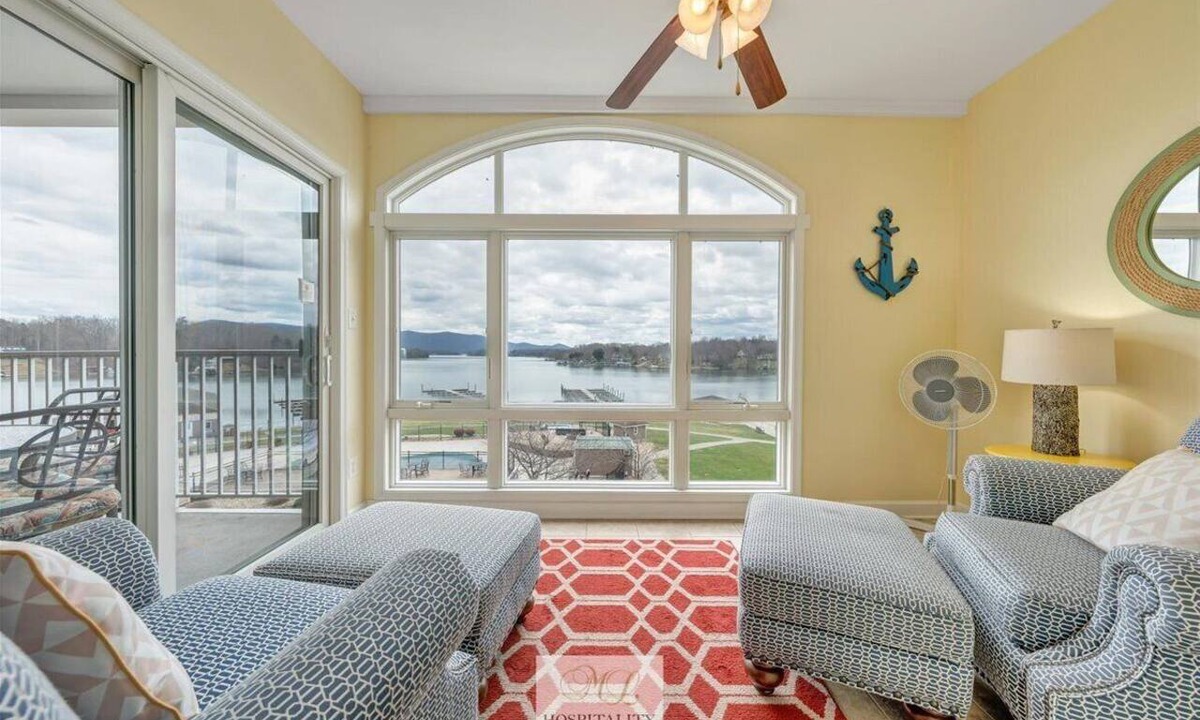 Huddleston Apartment | #122 Pointe - 3 Bedroom Lakefront Condo at Mariners SML