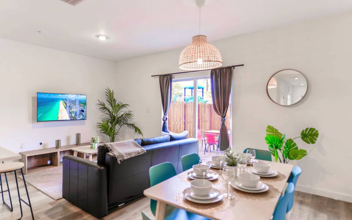 Golden Glades House | 128 m² House ∙ 3 bedrooms ∙ 8 guests