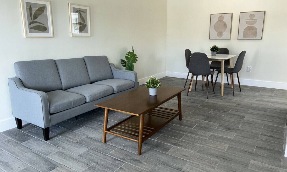 Bay Esplanade Apartment | 16 · Bay Apartment 16