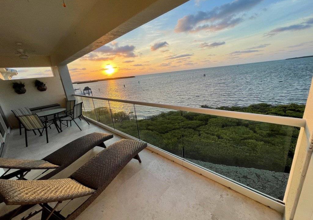 Rock Harbor Condo | 177 m² Condo ∙ 2 bedrooms ∙ 6 guests