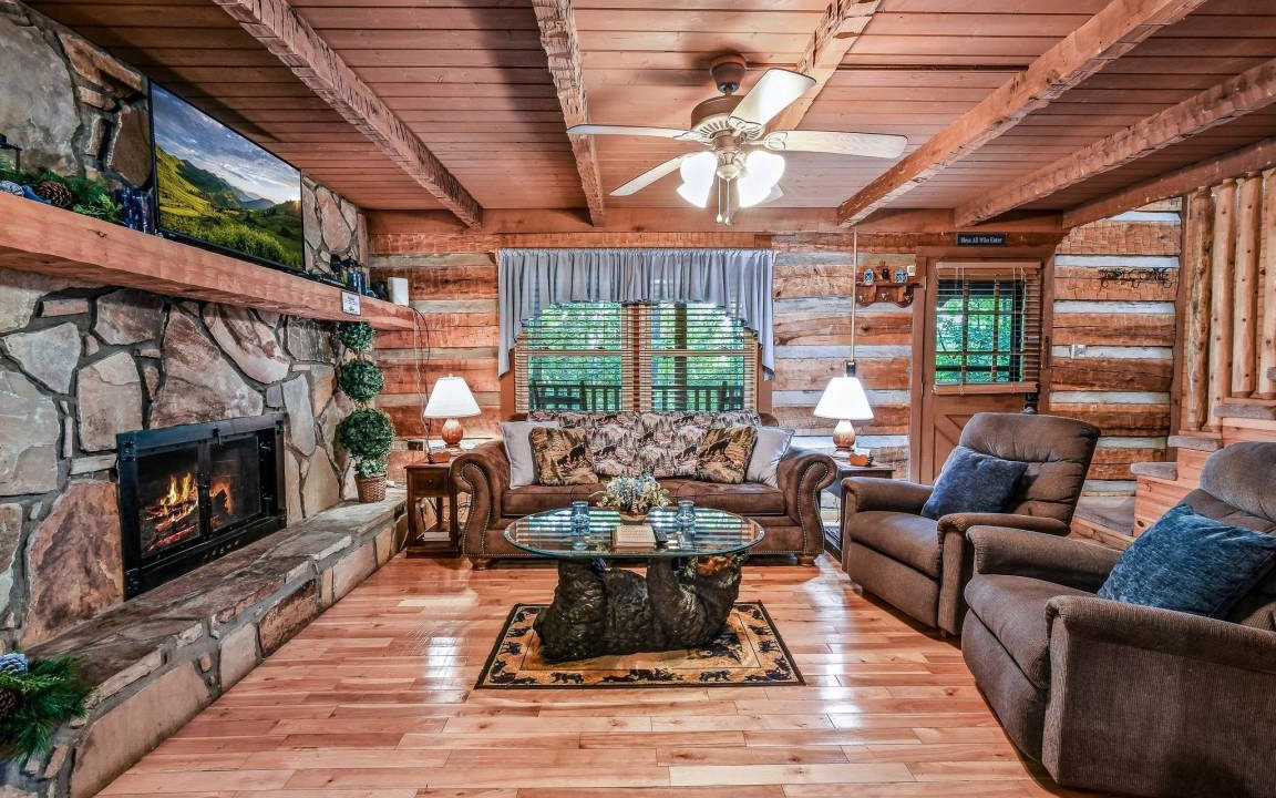 Gatlinburg - Pigeon Forge Cabin | 178 m² Cabin ∙ 3 bedrooms ∙ 8 guests