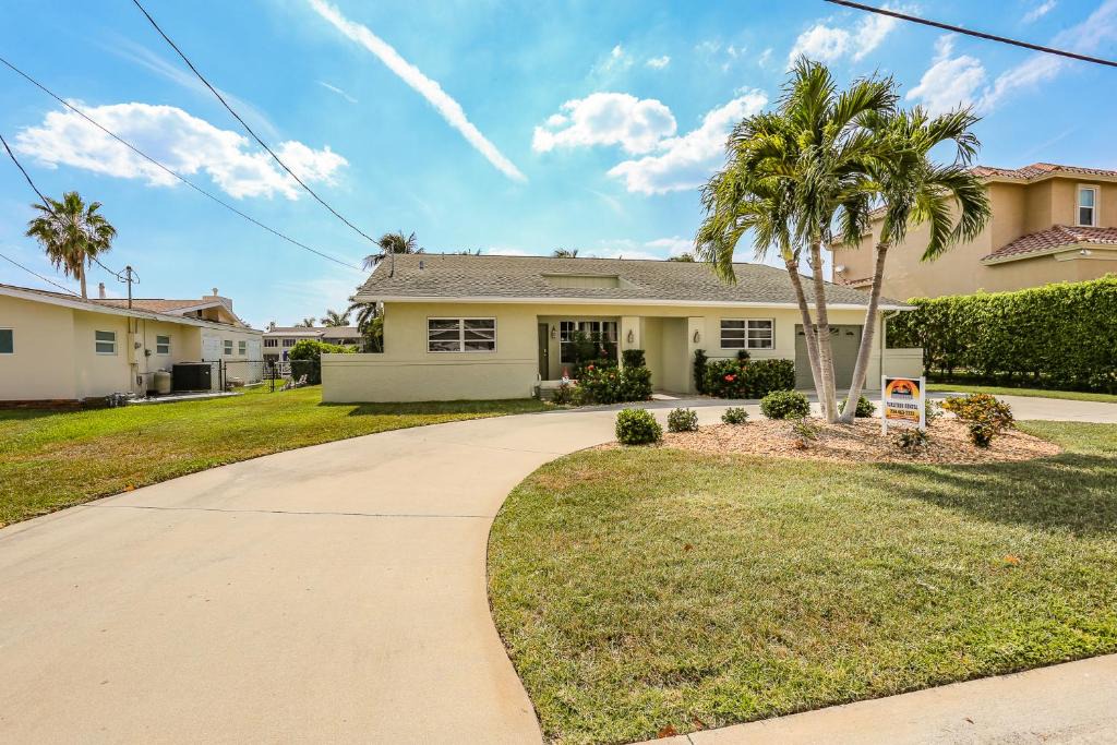 Siesta Isle House | 18116 Cutlass