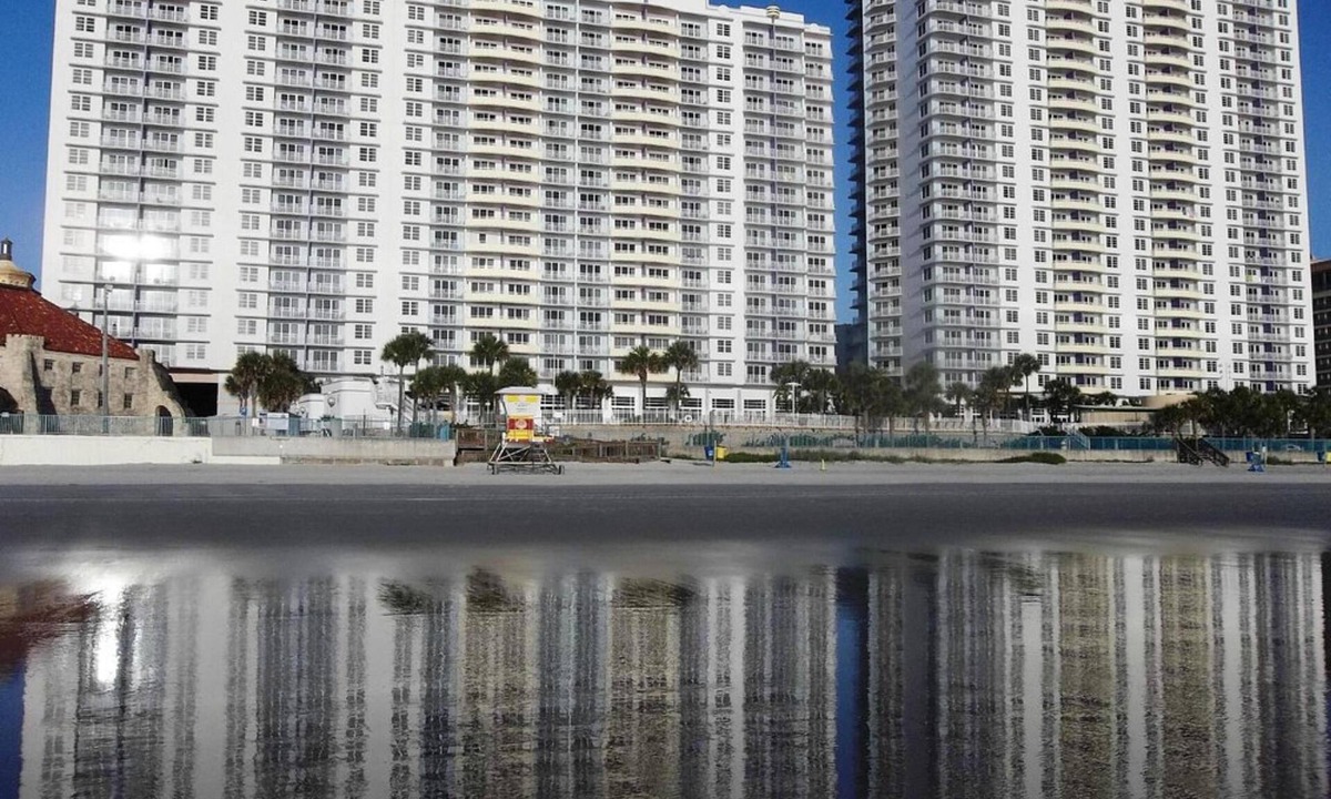 Brush - Stewarts Resort | 1BD/Daytona - Condo w/Wide Open Ocean F U N!