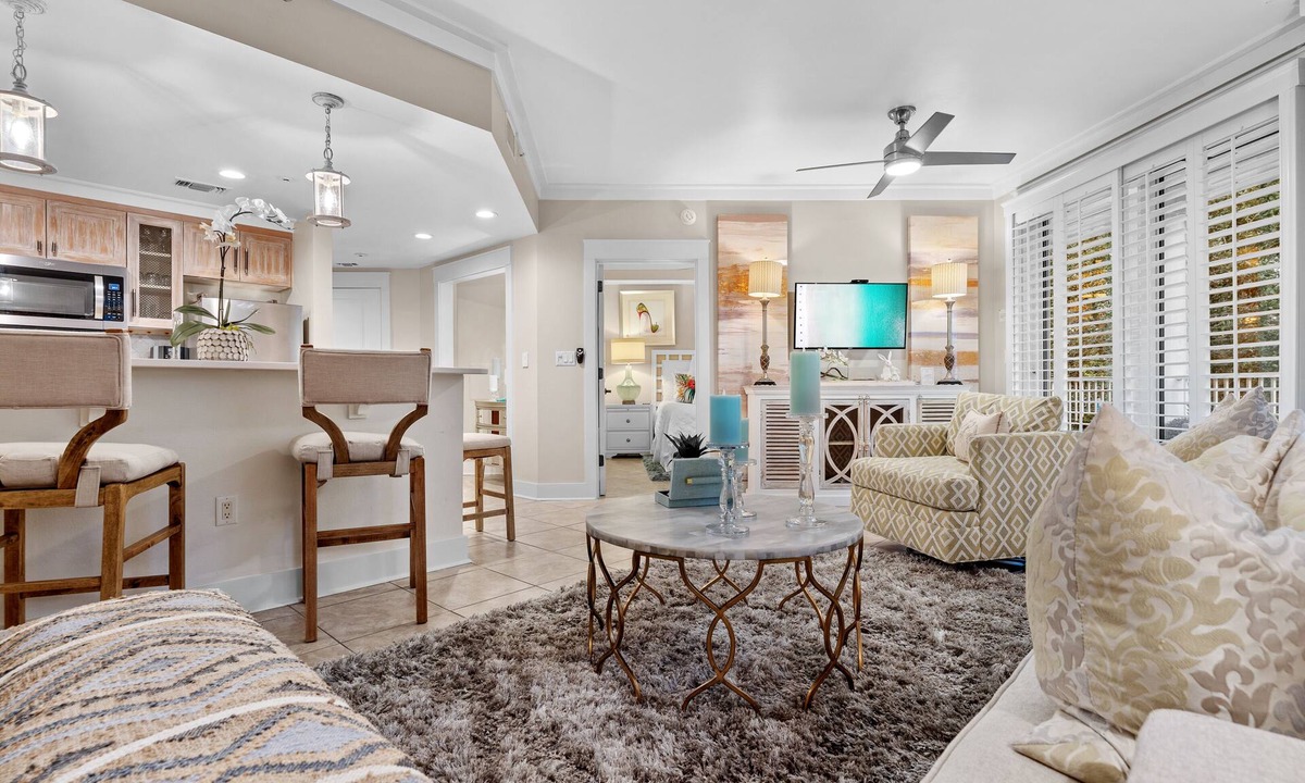 Baytowne Wharf Condo | 1BR Condo at Baytowne Wharf! GOLF CART to Beach, Tropical Pool, Hot Tub, Tram