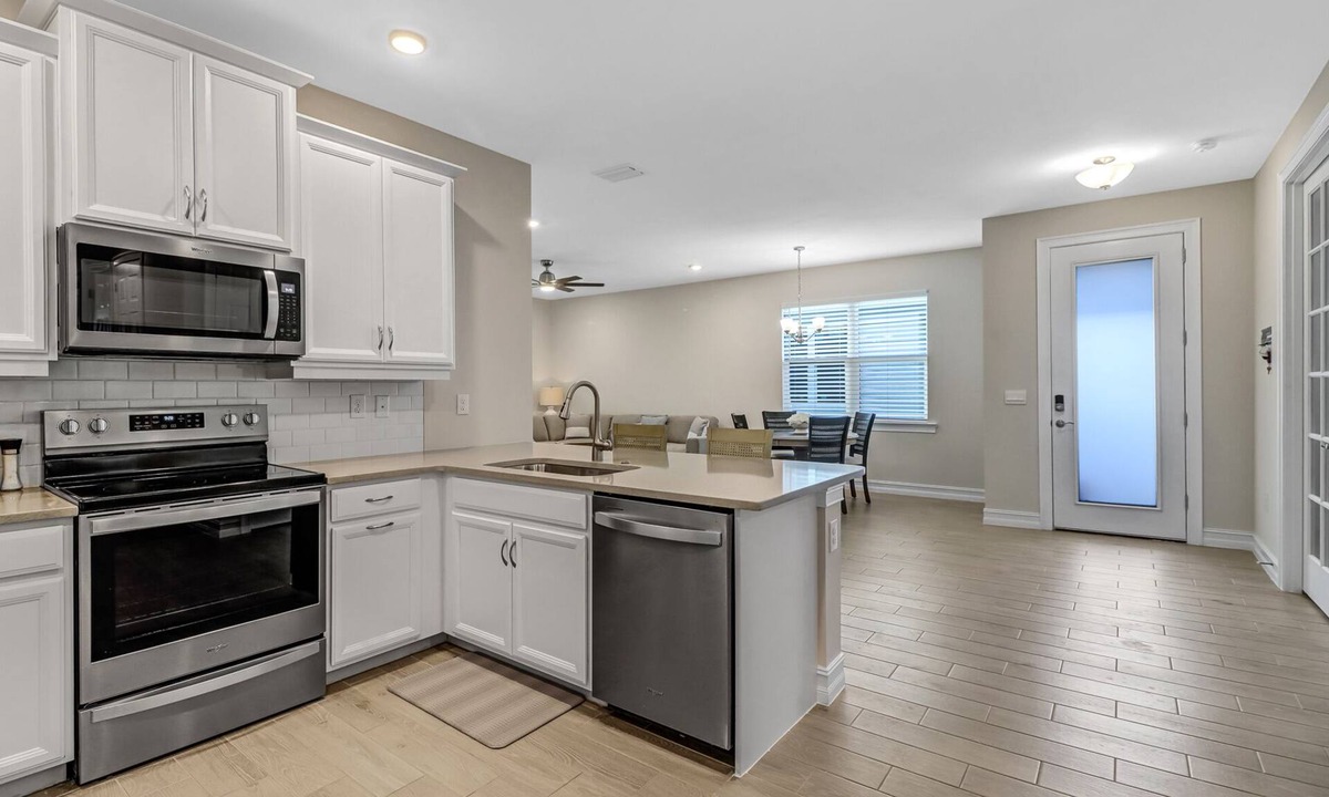 Naples Villa | 2 Bed + Den, 2 Bath Villa