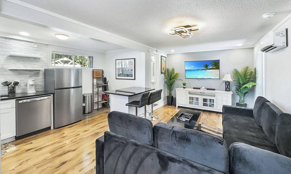 Charleston Apartment | 2-Bedroom Apartment near Folly Beach & Downtown