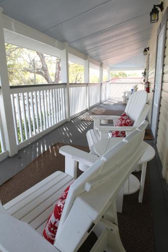 Downtown Dunedin Apartment | 2 Bedroom Apt Overlooking Dunedin Town Square NO KIDS, NO PETS