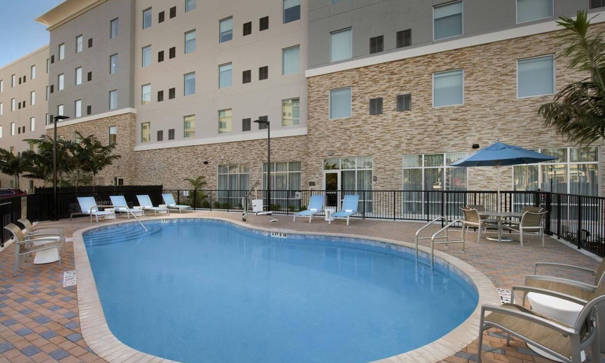 Seybold Hotel | 2 Comfortable Pet Friendly Units Close to Art Deco District with Outdoor Pool!