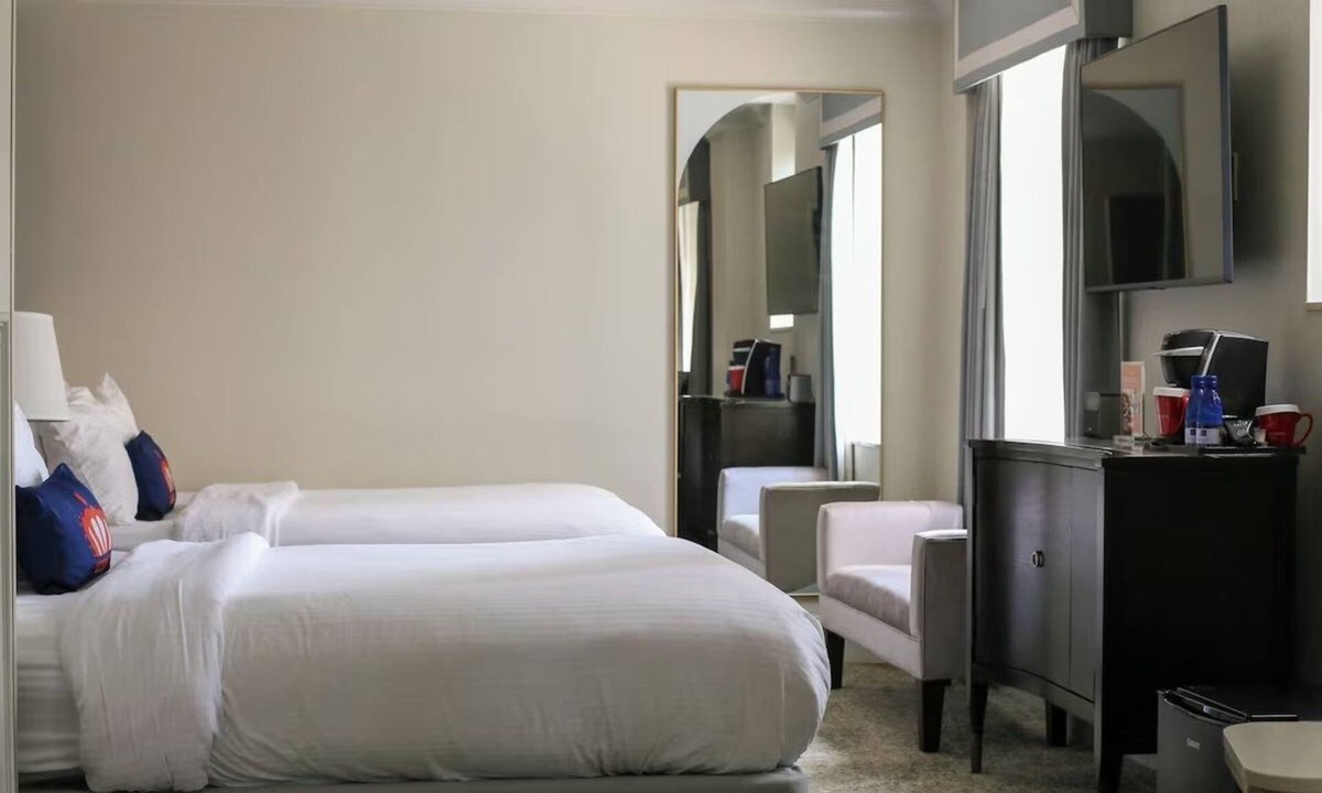 Charlotte Center City Hotel | 2 Convenient Units Near Charlotte Convention Center – 3 min walk