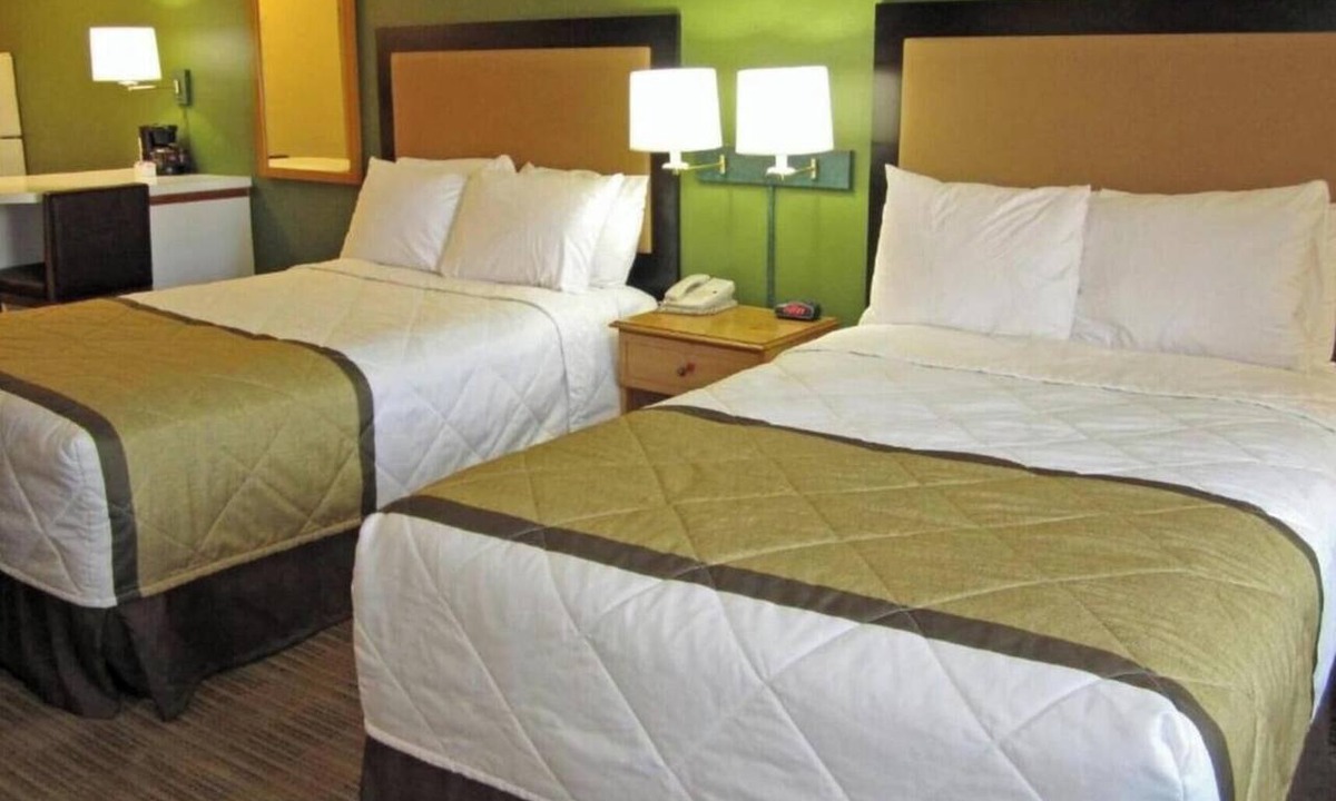 Germantown Apartment | 2 Full Beds | Non-Smoking, Kitchen
