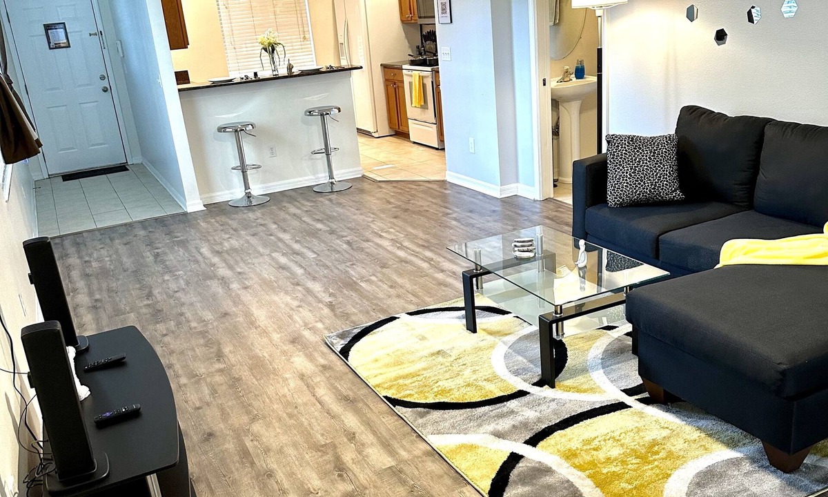 Port Tampa City House | 2 Level Home Central
