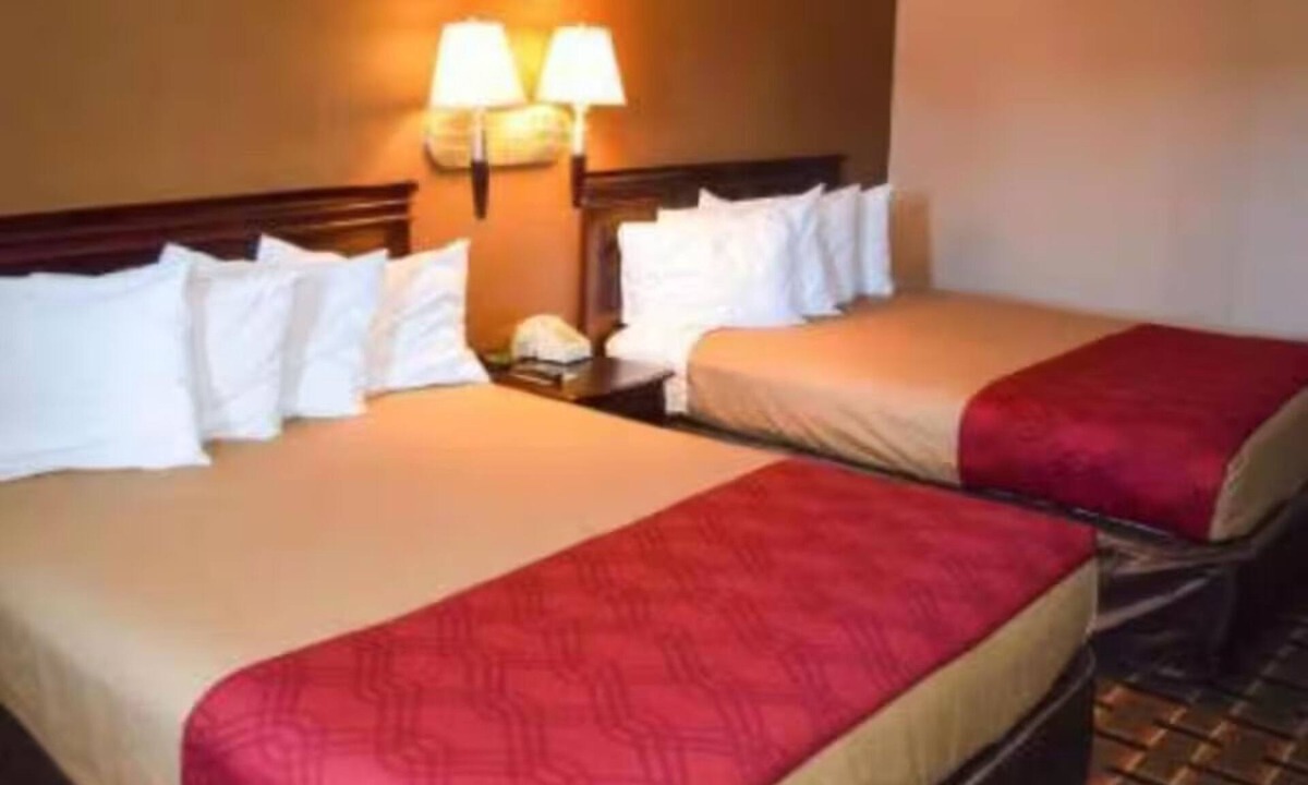 Richburg Hotel | 2 Relaxing Units, 40 Miles from Charlotte Airport – Perfect for Travelers