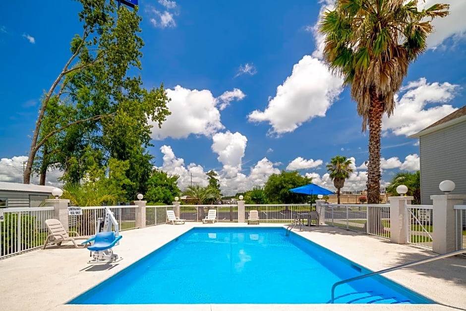 Pooler Hotel | 2-Star Hotel ∙ Microtel Inn & Suites by Wyndham Savannah/Pooler