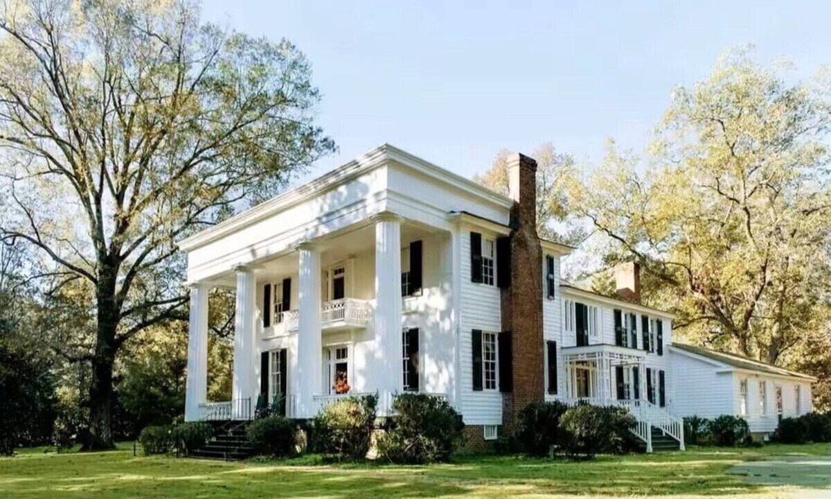 Washington Bed & Breakfast | 2 Twin beds room at Chantilly bed & breakfast in welcoming Washington GA