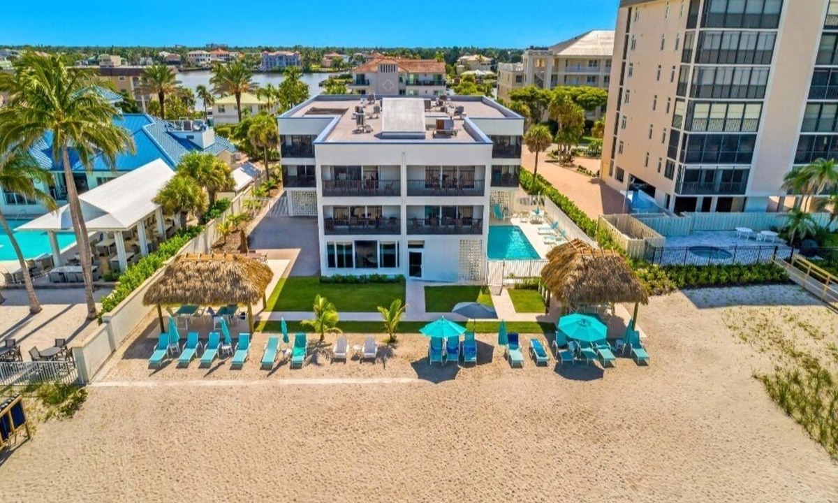Vanderbilt Beach Condo | 2 Weeks ON VANDERBILT BEACH in Naples Florida.nSpectacular location