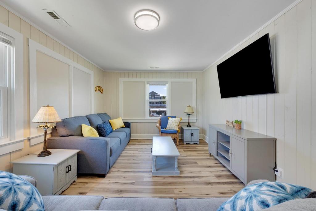 Crescent Beach House | 200 steps to ocean! North Myrtle Beach upper duplex unit, pet friendly!