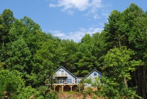 Lenoir House | 24 Private Acres: Trails/Hot Tub Near Blowing Rock
