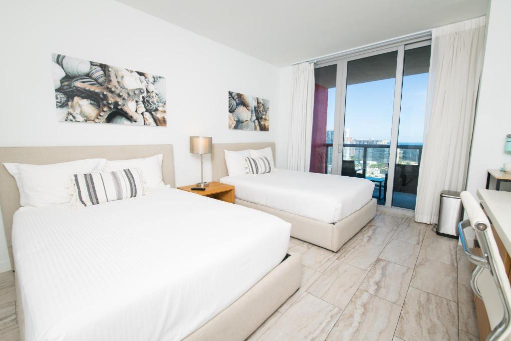 Hallandale Beach House | 2409B YG Breathtaking Travelers Flat 2BD 1BTH Water Views Balcony Pool Gym 24TH FL 2409B