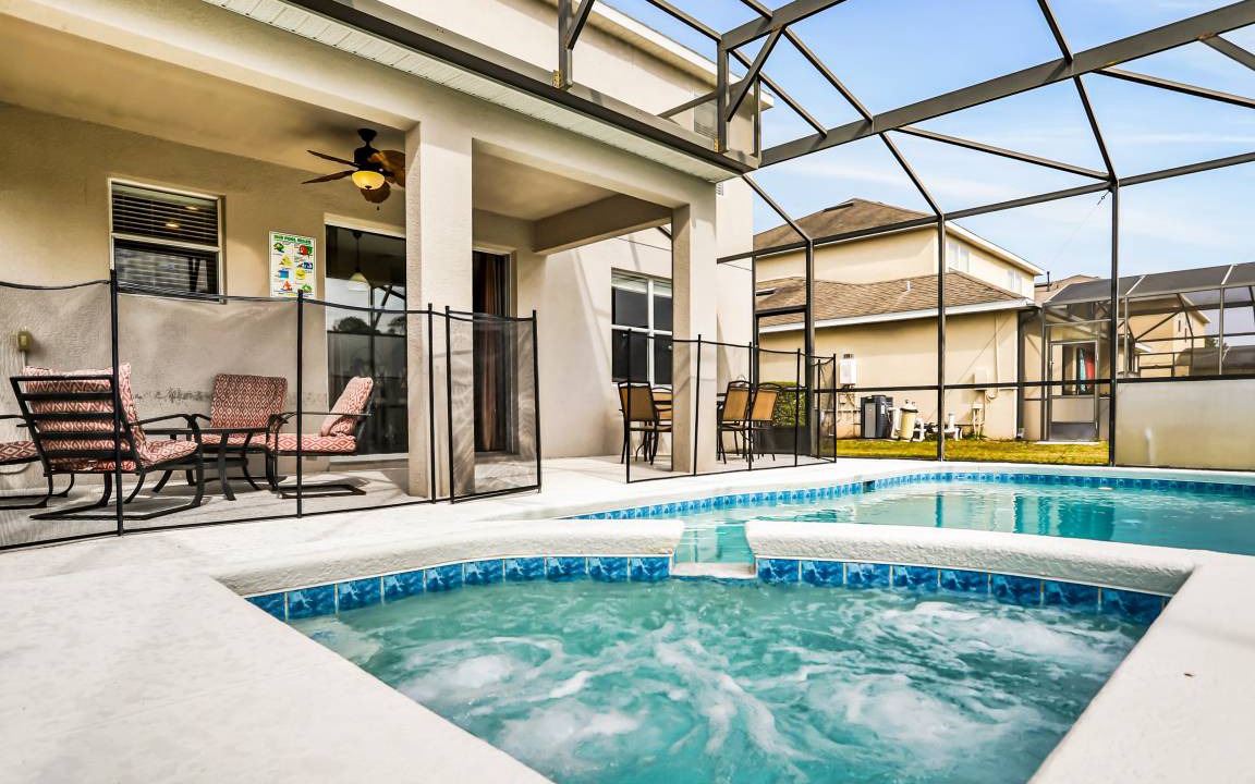 Trafalgar Village House | 244 m² House ∙ 5 bedrooms ∙ 12 guests