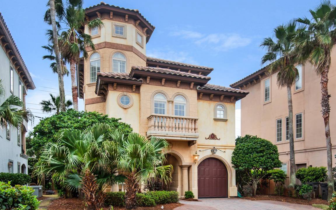 St. Tropez House | 258 m² House ∙ 4 bedrooms ∙ 13 guests