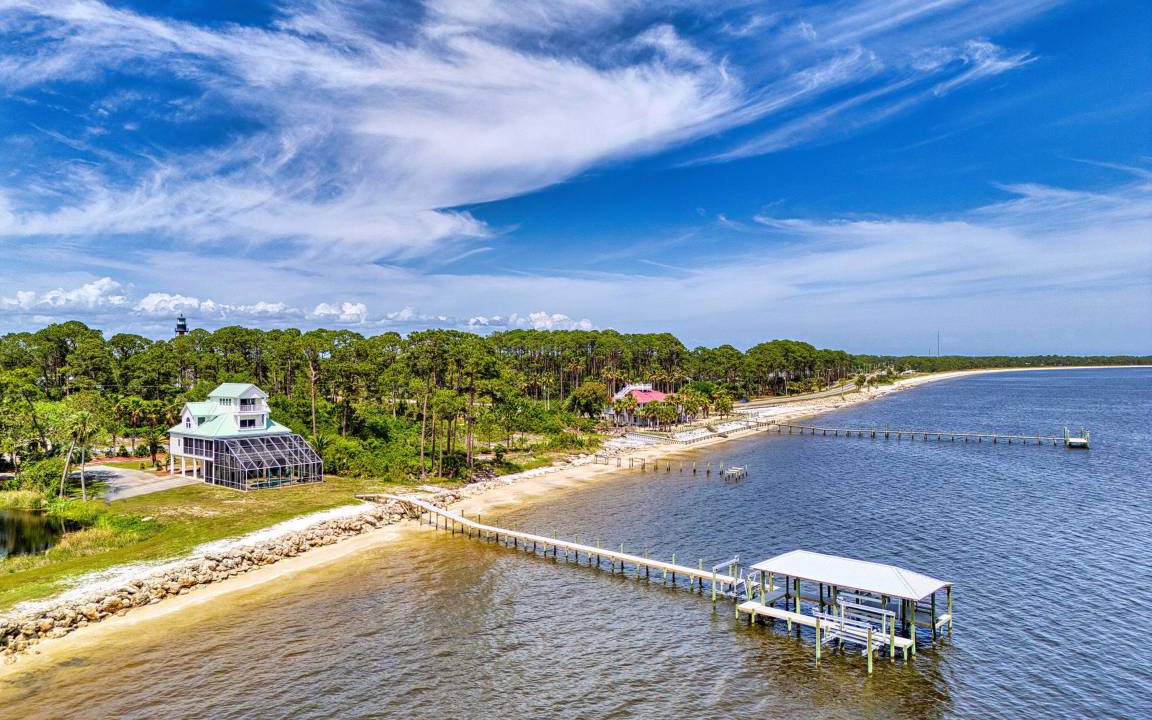 Carrabelle House | 265 m² House ∙ 3 bedrooms ∙ 15 guests