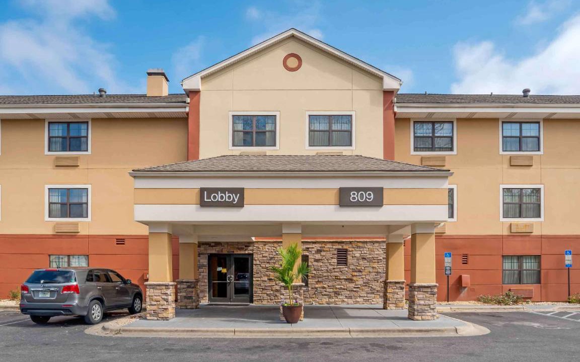 Northeast Pensacola Hotel | 27 m² Hotel ∙ 4 guests