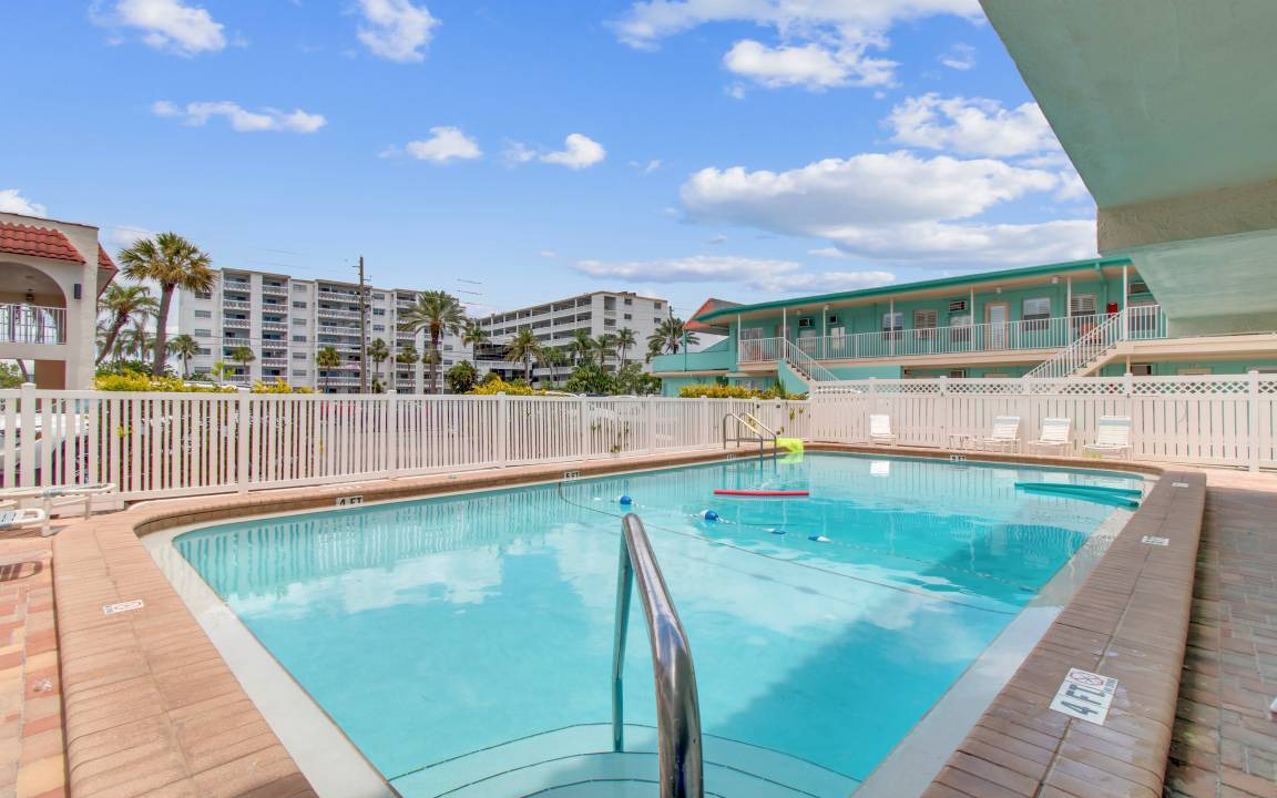 Redington Surf Resort | Redington Shores