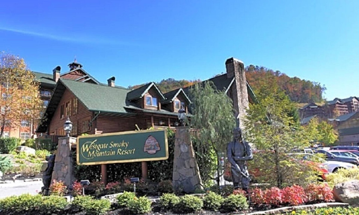 Gatlinburg Resort | 2BR 2BA Luxury Villa Westgate Smoky Mountain Resort & Water Park
