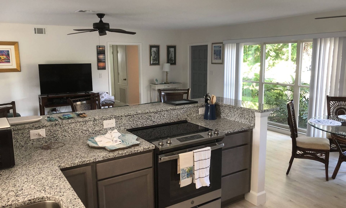 South Patrick Shores House | 3/2 Beach House Sleeps 6 – Walk to the beach!