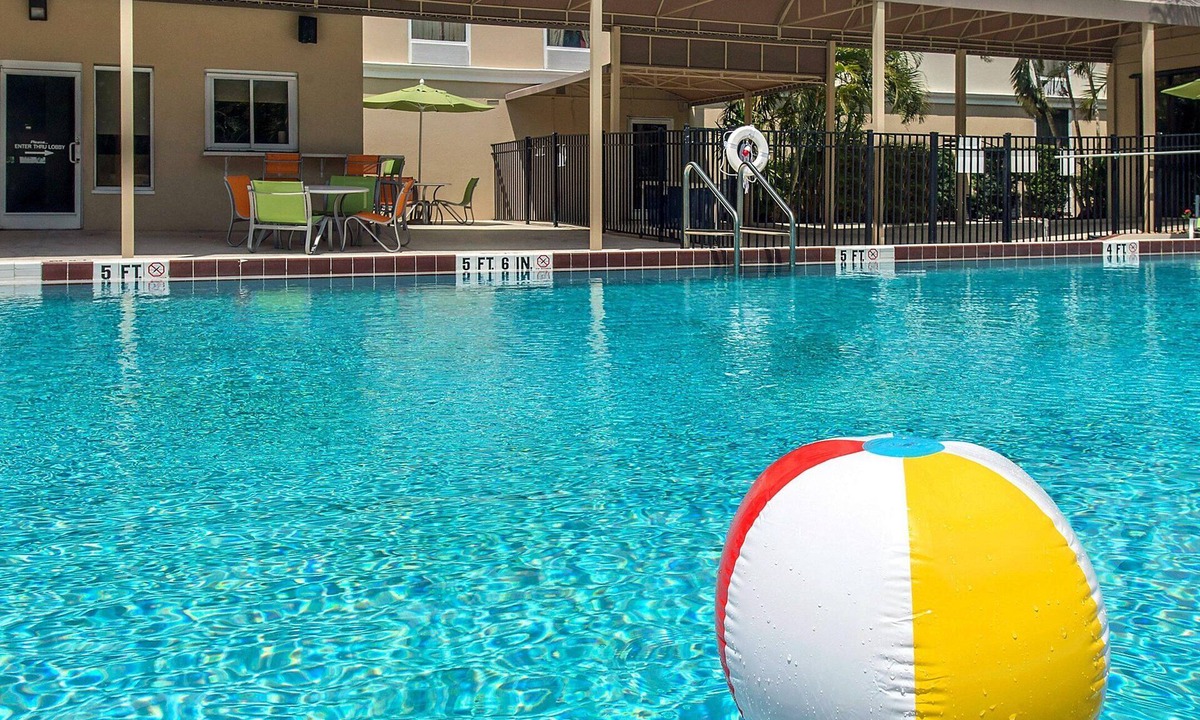 Tropic Hotel | 3 Amazing Pet Friendly Units W/Pool and Free Parking | Close to Cruise Terminal