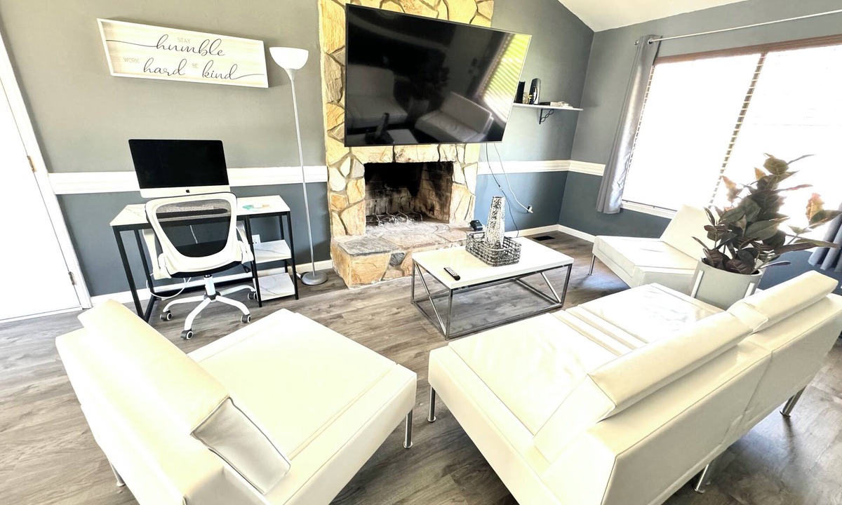 Charlotte House | 3 Bdrm 2 Full Bath 15 mins from Uptown