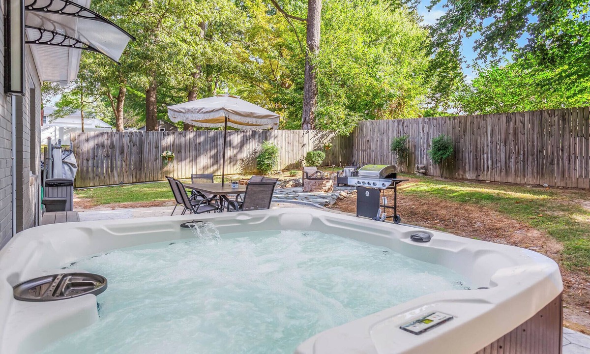 High Point House | 3-bedroom house in beautiful High Point with hot tub