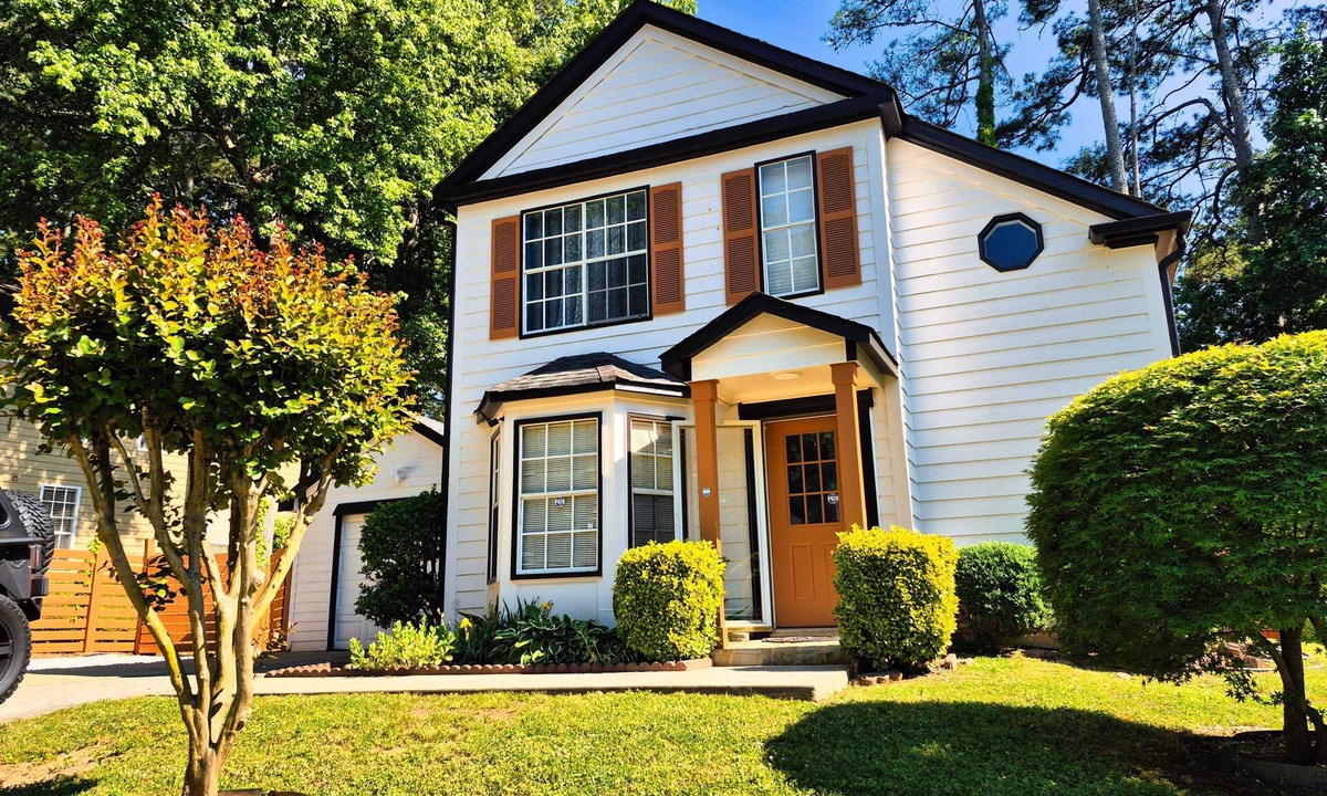 Stone Mountain House | 3-bedroom house in gorgeous Stone Mountain with AC and nice decking space
