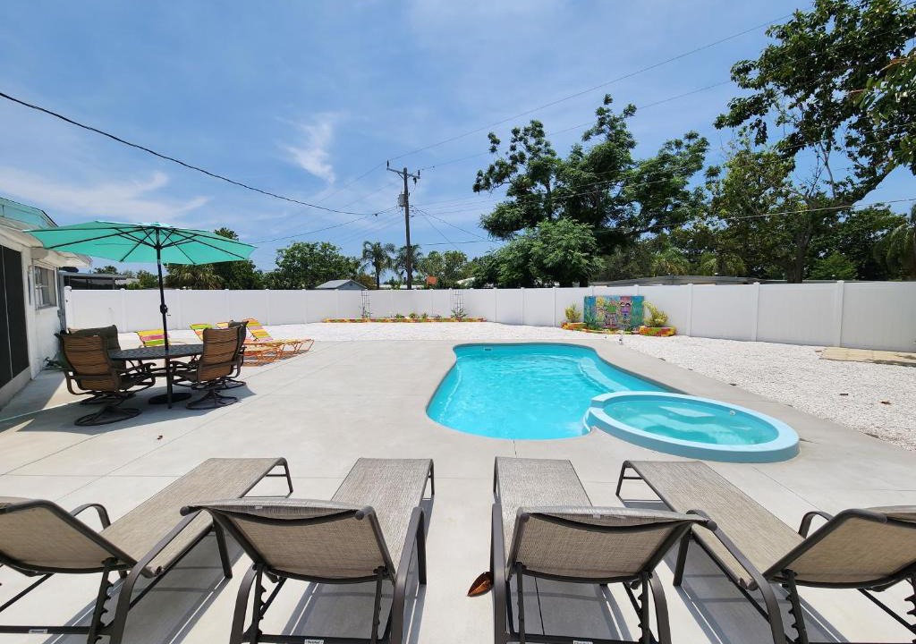 Bradenton House | 3 Bedroom Pool Home 5 Miles from Best Beaches Around home