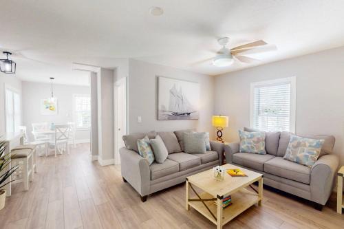 Madeira Beach House | 3 - Island Paradise Cottages - Villa Paradiso
