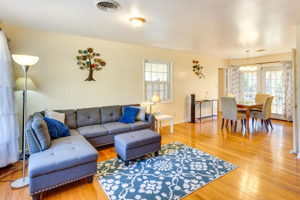 Tallahassee House | 3 Mi to Dtwn Home with Yard in Tallahassee