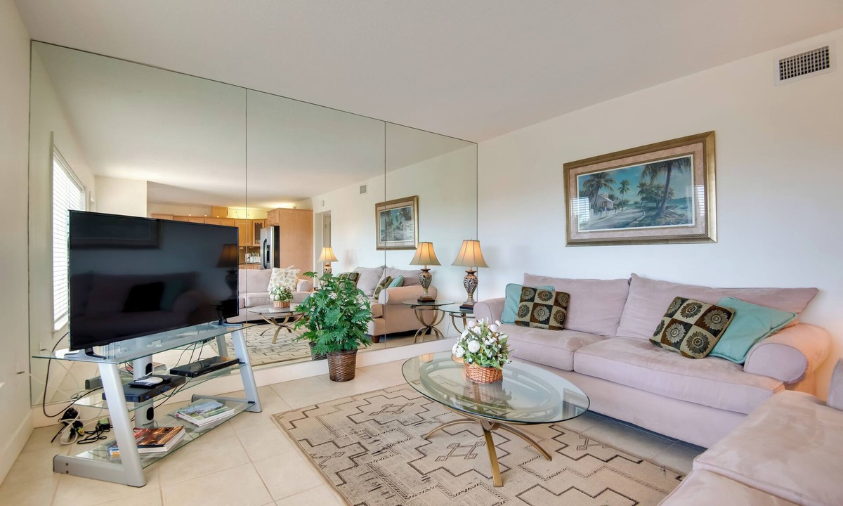 Vero Beach Apartment | 3 Mi to Ocean: Riverfront Apartment in Vero Beach!