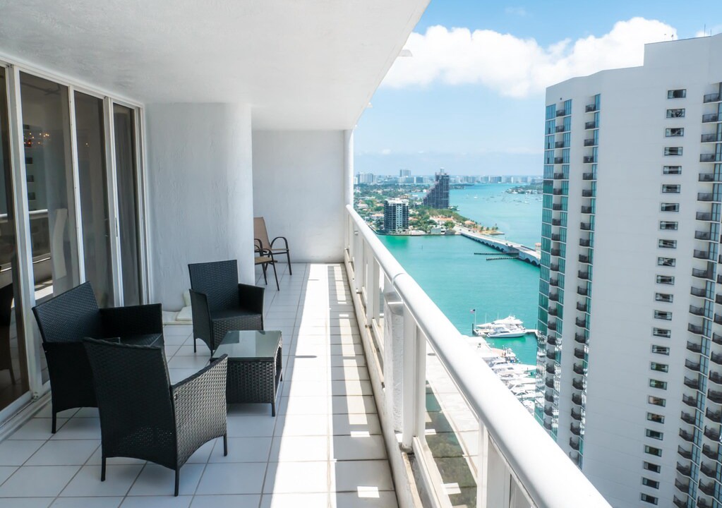 Edgewater Apartment | 3054 - Spacious 2br w/ amazing views